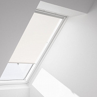 Штора затемнююча на гачках RHZ Velux розмір S08 114х140 (1,16м2) колір 4219 білий